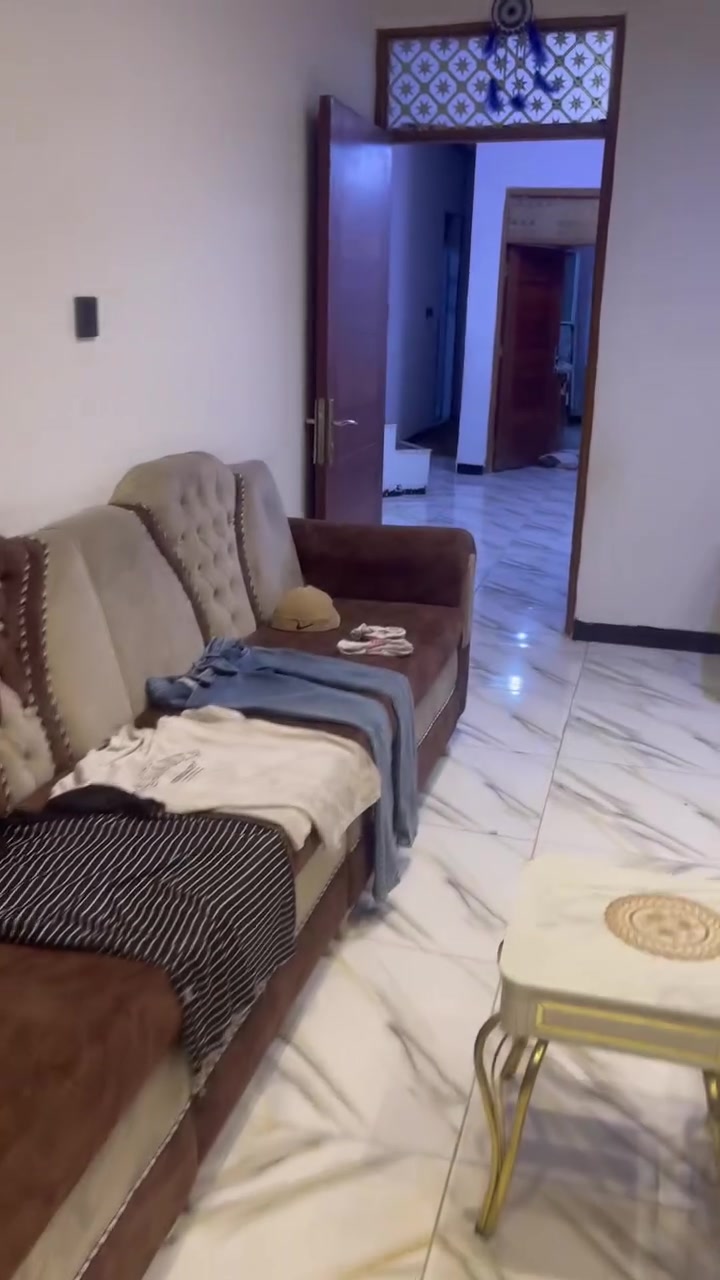 دار للبيع مساحه ١٥٠.   بناء بلوك درجه اوله  كرباه دفن  والله شغل كلّه درجه أولى صب كونكريت فوك وجوه خلفه جامع الخزاعل.   شارع محوله سعر  ٤٥.   وياهه تخم قنفات بل ستقبل وصاله  وكاونتر المطبخ وياه.  ***********

