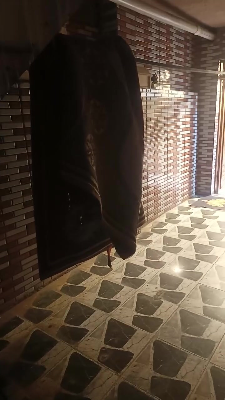 سلام عليكم بيت مو ئثث   غرفه و حمام ومطبخ وغرفت نوم  .+ البيت متوفر، بي، كيزر و خط مولد. وخط انترنيت   اجاره 600.   ***********. 📍
