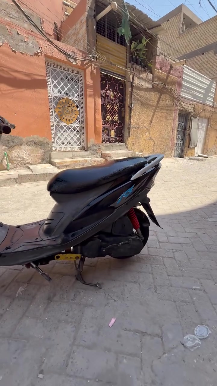 دراجه ماكس عدله وكالا مزوده دبلات اماميه و شيال و قبق فلاوين و يدات مال بريك و الدراجه صارلها اربعة اشهر الى خمسة اشهر نازله من الوكاله سعر الدراجه مليون و بيها مجال للتواصل ع واتساب ***********
