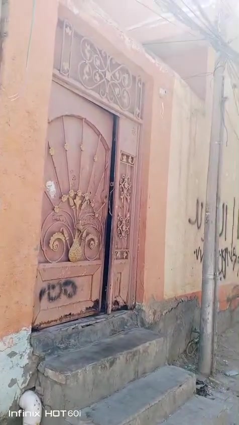 الدار للبيع مساحه 100متر ركن الموقع الكوفه شارع الجمهوريه منطقه رشاديه يبعد عن سوق الكوفه ثواني 
وعن مسلم ابن عقيل خمس دقائق 
وتفاصيل داخل الفيديو 
الاستفسار الاتصال ***********
