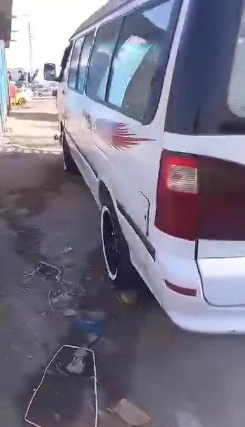 السلام عليكم فتون موديل 9 السياره نضيفه رقم شاصيه خايس مكينه وكير وعقل وضفيره حاويه شادهن جدد قبل شهر ونص ابيعك كوم حديد اتكفلك سرقه وعشاير وكعدك يم راعيه المالك السعر 30 قفل‏‪***********‬‏
