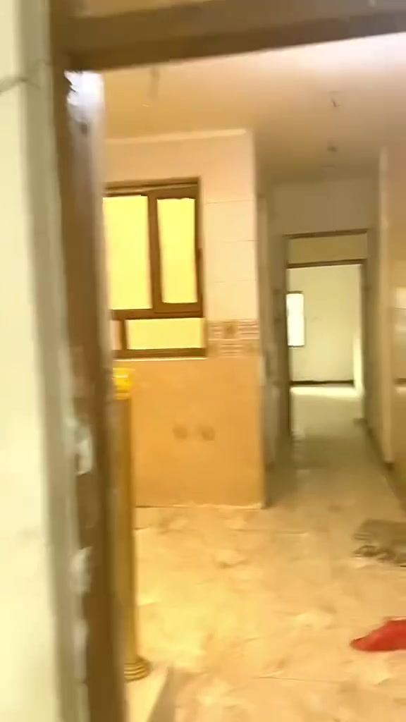 لليجار350 الف مكان شرطه رابعه بصفه مولد ينطيكم 3 انبير محاني طابق ثاني معزول عن الفوك 

‭***********‬
