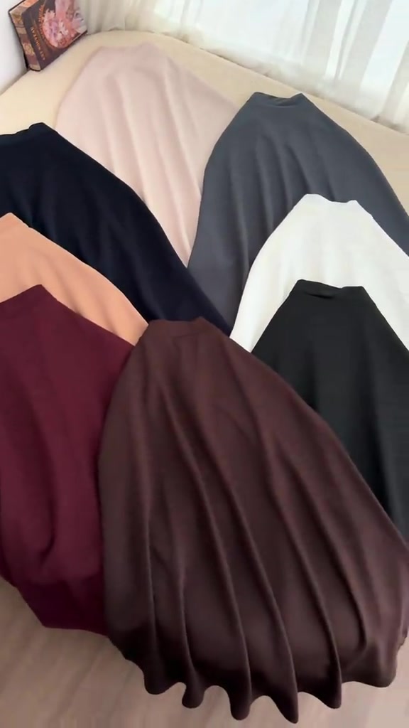✨ مجمع علي البيروتي ✨ كل قطعة تحمل ذوقًا مختلفًا. 🤍 🦌 تنوره إسفنجي         💰 السعر:15 آلاف دينار. 📏 المقاسات: 38 - 40 - 42 - 44 - 46 - 48. 🚚 يتوفر توصيل إلى جميع محافظات العراق. 📞 للحجز والاستفسار: *********** *********** ✨ الأناقة تبدأ من التفاصيل.ء
