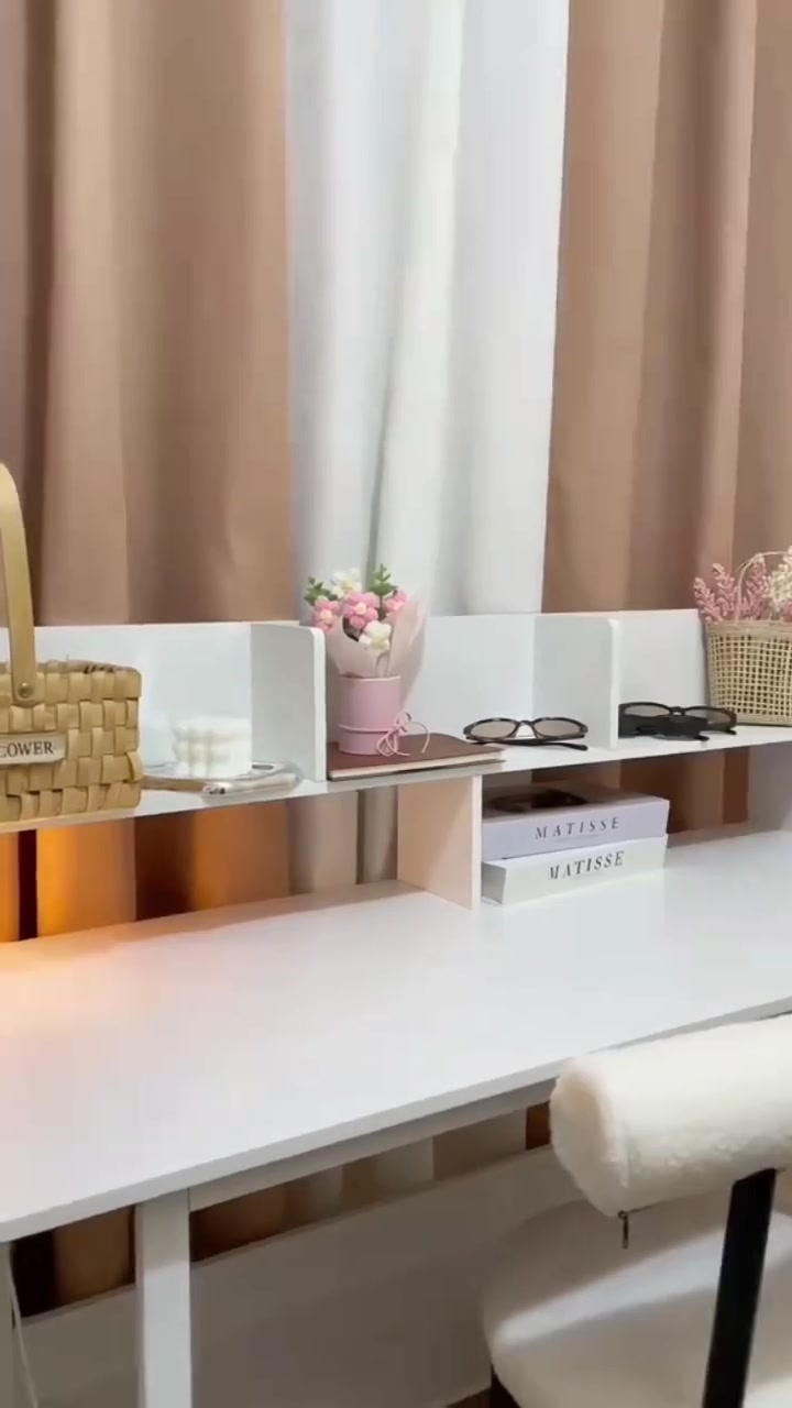 ✨ رتّبي زاويتج بأناقة وخلي كلشي بمكانه! 🤍
ميز أنيق وعصري، يجمع بين جمال التصميم وفخامة الترتيب 😍
إذا تحبين الديكور الهادئ والأثاث المرتب، هذا الميز راح يضيف لمسة راقية لغرفتج ويخلي زاوية المكياج أو الدراسة أجمل وأرتب ✨
🤍 تصميم ناعم وأنيق 🤍 رفوف عملية للترتيب والعرض 🤍 مناسب لغرفة النوم أو زاوية الدراسة 🤍 لون أبيض يليق بكل الديكورات
🔥 السعر: 85 ألف فقط
🚚 التوصيل 5 آلاف لجميع محافظات العراق 🇮🇶
📩 للحجز والاستفسار راسلونا على الخاص 💌
#ميز #مكتب #مكتب_دراسة #ميز_مكياج #تسريحة أثاث_منزلي أثاث_عصري ديكور_غرف غرف_نوم ديكور_عراقي أثاث_العراق تجهيز_منزلي توصيل_كافة_محافظات_العراق العراق
