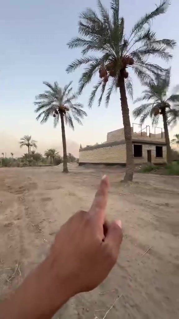 السلام عليكم يتوفر لدينا قطعة أرض المساحه 1000م واجهة القطعة 20م ونزال50م طابو زراعي سند 25 موقع القطعة حله حي الجزائر قرب مستشفى مرجان خلف البانزيخانه التفاصيل داخل الفيديو 
من يرغب بالشراء يرجى مراسلة الصفحه او الاتصال على الرقم التالي ***********

