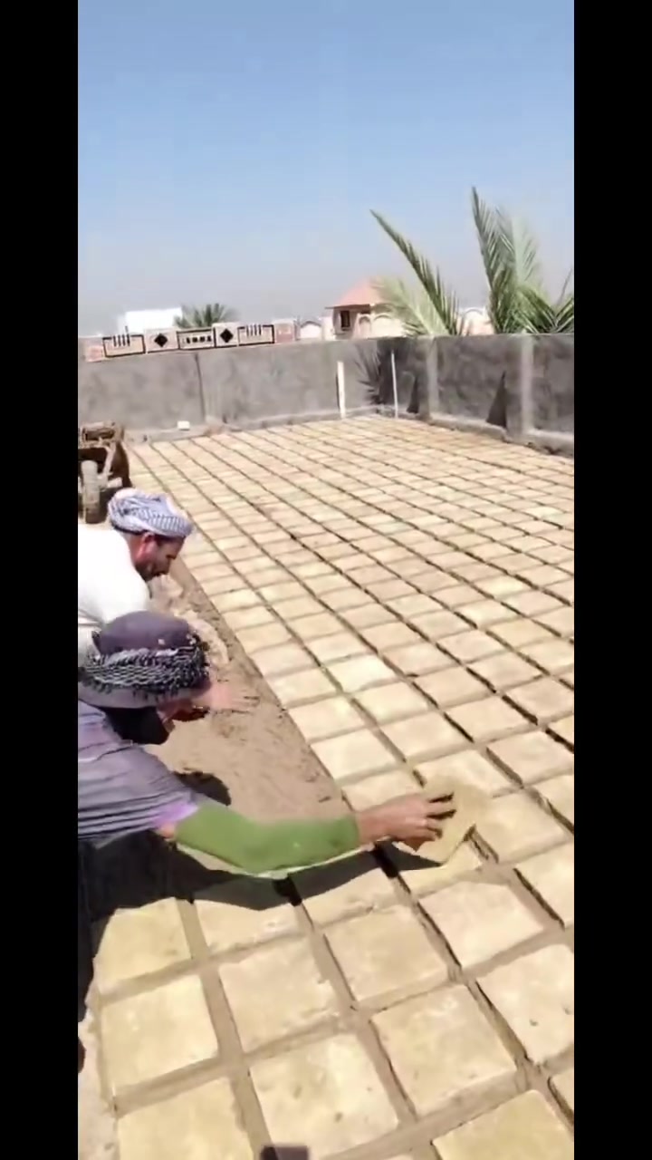 عملنا فقط مختصون للسطوح فرشي + گير بأفضل المواد وأفضل العمل، عمل أو كرسته وعمل 
للاتصال ***********
