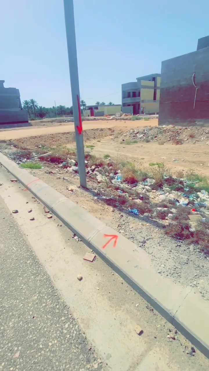 قطعة أرض مميزة جدًا للبيع في كربلاء
📍 على طريق بغداد–كربلاء (طريق الزوار)
📍 بصف مدينة الزائرين ضمن مجمع السيدة رقية

🔹 التفاصيل:
 • المساحة: 100 متر مربع
 • الواجهة: 7.5 متر
 • النزلة: 14 متر
 • الموقع ممتاز وهادئ
 • قطعة كلش حلوة ومناسبة للسكن أو الاستثمار
 • مجمع سكني منظم ومطوّق أمنيًا

📞***********
