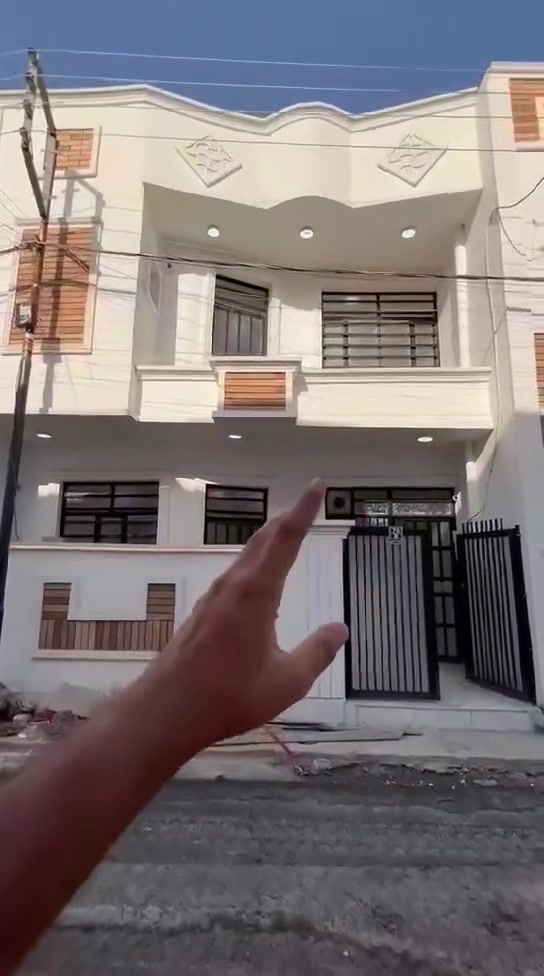 سلام بيت للبيع نقد و قسط 
بيت 100تر يحتوي ع مدخلين واربع غرف نوم
وصحيات بكل طابق كامل خدمات 
طابو زراعي سند 25
مكان الدوره نهايه 120
للاستفسار مراسله خاص او واتساب 
*********** ملاك 
@إشارة
