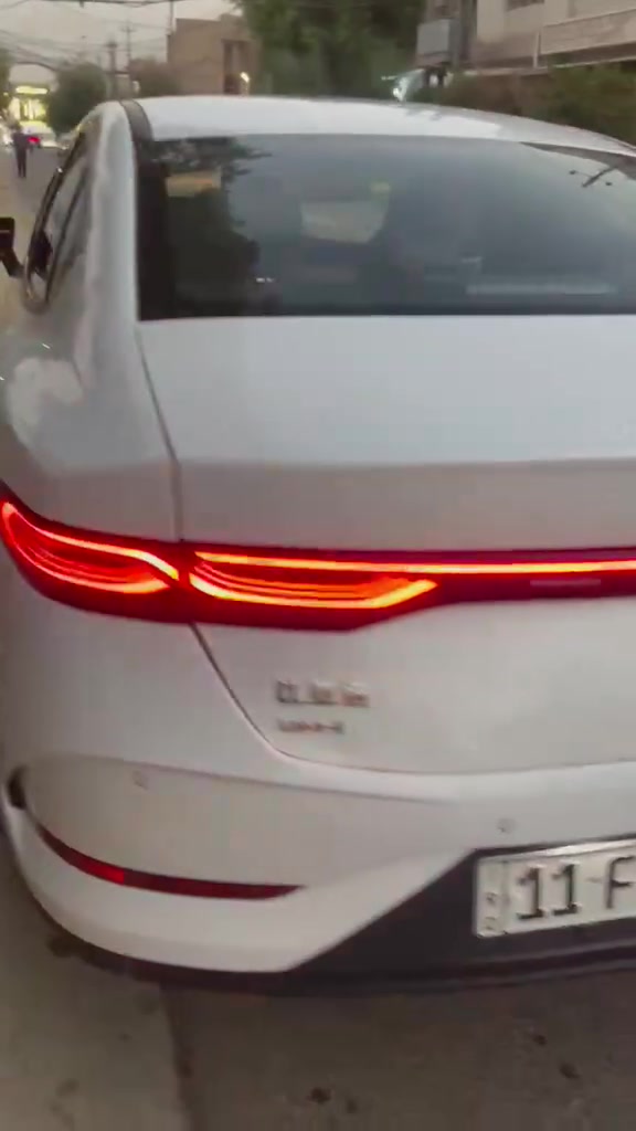 كن بلاس 😍
داخل زيتوني 
غراضهه كامله 
بصمه+كارت 

ماشيه2000  كم

سياره نظيفه  وجديده عدا 
تعديل BDR صغير بالجنطه

مرقم بغداد كامل بأسمي 

السعر 20 مليون ✅ قفل قفل 

السياره
 📌مكانهه بغداد حي الجهاد 

***********
***********
