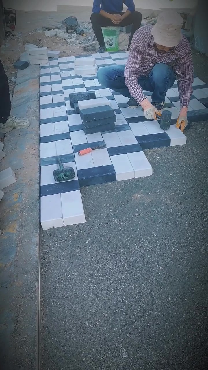 السلام عليكم. كربلاء فقط 🤚🔲جميع انوع المقرنص 🔨⚫
خلفات مقرنص🛠️🔵🔴
عمل ساقيه+عمل رصيف +عمل +بورسلين+عمل 
كرانيت+عمل كربستون+عمل كاشي + عمل بناء⚒️🛠️🛠️⚒️⚔️نشتغل  ⬛
عمل درجه واله ↙️↘️⛏️🔨⚒️الثقه في عملنه 🙂
الرقم     
***********
