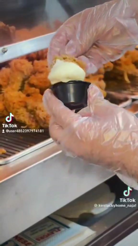� القرمشة اللي تحبهااا 
 والصوصات اللي ما تقدر تقاومها!
كل لقمة قصة نكهة وقرمشة 🍗🥤

كافية روتانا : مطعم وكوفي وقاعه للأفراح
العنوان: الأنبار الرمادي سدة البعلوان 

*********** بي وتساب

‭
