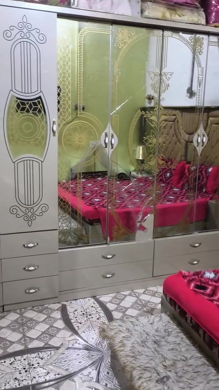 سلام عليكم غرفه تركيه للبيع سعرهه 850 مكاني بصره حيانيه شارع ستين ***********
