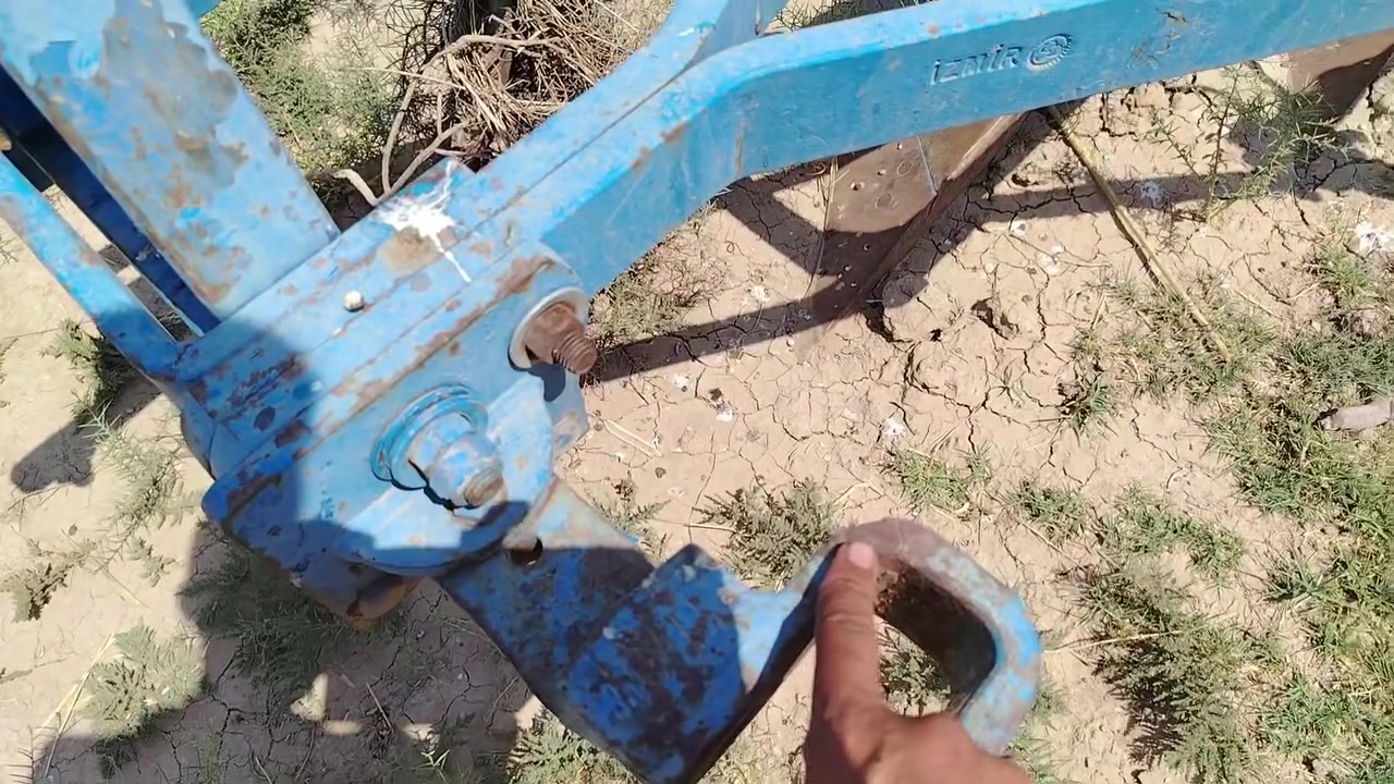 سلام عليكم ورحمة الله وبركاته معدات لبيع بدي سكندرية جاهز بس نقص تك تاير معدلان اندبليت حجم ١٢*********** المكان ديالى ناحية كنعان
