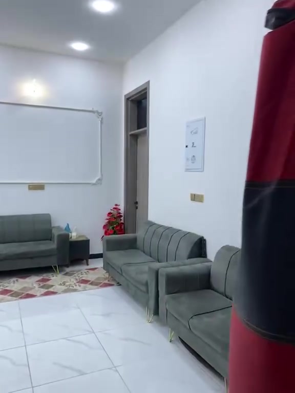 #بيت_للبيع
مثلث السنية السياحي قرب المخيم الكشفي 
المساحة ٦٠٠ سند ٢٥  عالشارع الرئيسي طريق البونايل
بالضهر أيضآ شارع 
٣ غرف
صاله
مطبخ
استقبال
مجمع صحي داخلي وخارجي 
بناء طابوق جمهوري
ينباع مع الاثاث
مراسلة الصفحة
او الرقم ***********
