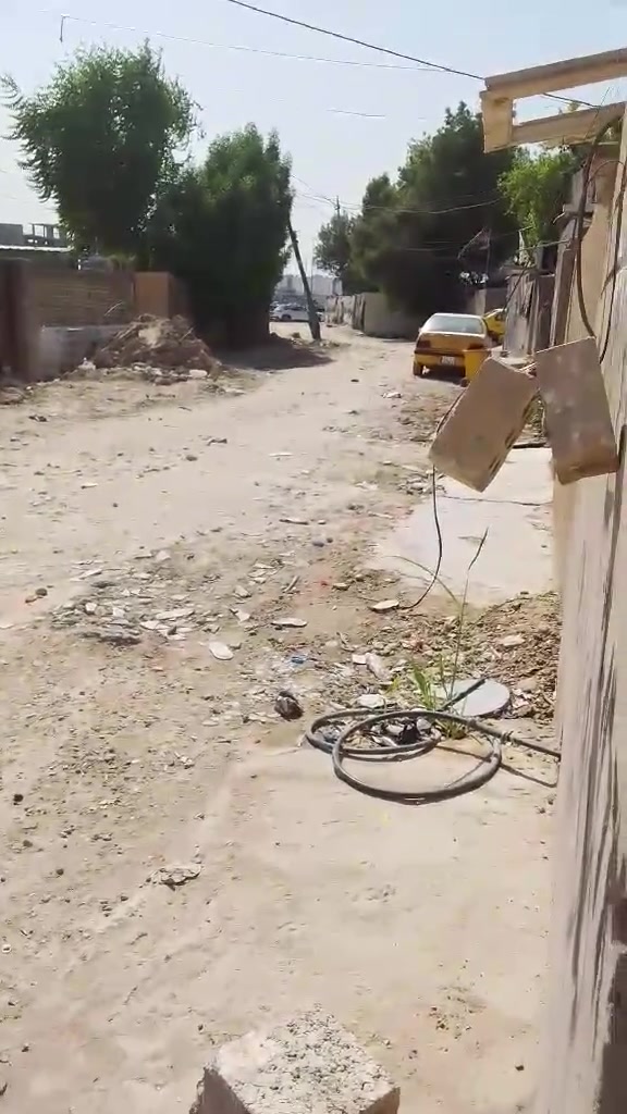 سلام وعليكم بيت البيع 100متر موقع البيت الامين اسكينه بل معسكر خلف صيطرت النواب قرب القناء 
واتساب ***********
