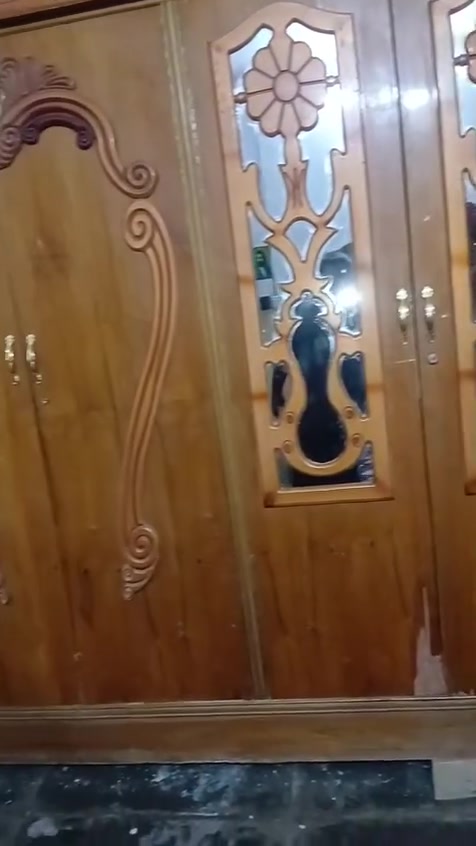 البيع قرفه اخشاب ٦بيبان جديده كامله مكانها حفريه لاستفسار على رقم ***********☆***********
