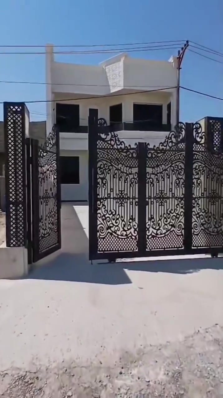 #للبيع 
بيت ١٥٠ متر  زيروا  ٥ غرف نوم بناء درجة اولى موقعه مميز  على محرم وتشجير  ابو غريب حي المهندسين قرب الخط السريع وباقي التفاصيل بالفديوا السعر ٢٧٠ وبي مجال تكعد وياصاحب البيت مباشر وتتعامل وياه الشراي يتصل ***********

