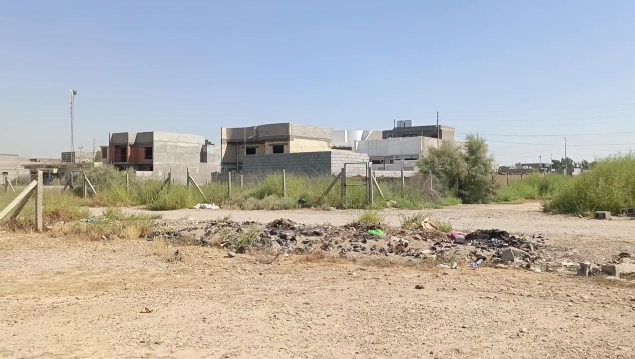 قطعه ارض للبيع زراعي تحويل مباشر مساحه 400 الموقع حي الازدهار الاول قرب المحلات الاستفسار على الرقم***********
