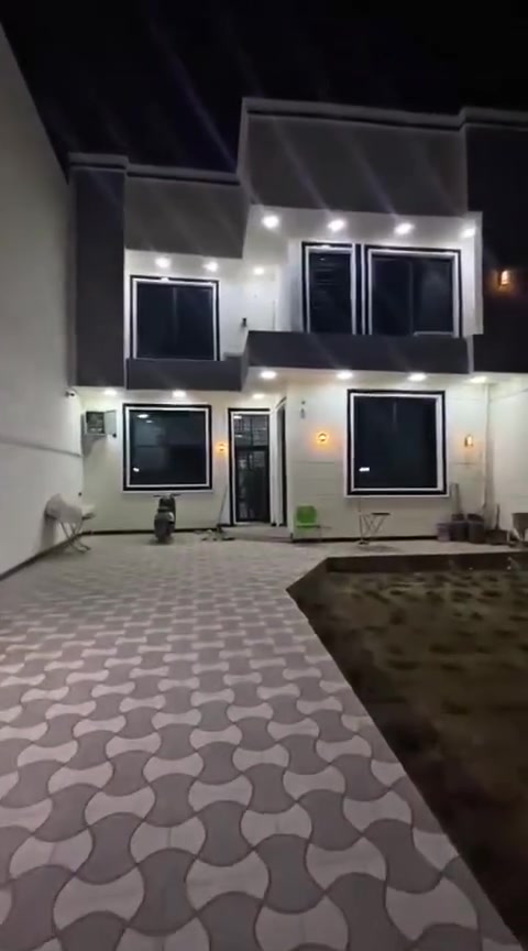 🏡✨ دار حديث لــلــبــيــع بنــاء 2026 ✨🏡
━━━━━━━━━━━━━━━━━━━━
📍 الــمــوقــع: بابل – البكرلي-قرب شارع 20 
━━━━━━━━━━━━━━━━━━━━
📐 الــمــســاحــة: 330 متر
📜 طــابــو زراعــي – ســنــد 25
🏢 الــبــنــاء: طابقين
━━━━━━━━━━━━━━━━━━━━
🏠 تــفــاصــيــل الــدار:

🔹 الطــابــق الأول:
• غــرف نــوم عــدد (2)
• اســتــقــبــال
• هــول عــدد (2)
• مــطــبــخ حــار + مــطــبــخ بــارد
• مــجــمــوعــة صــحــيــة داخــلــيــة
• مــجــمــوعــة صــحــيــة خــارجــيــة

━━━━━━━━━━━━━━━━━━━━
🔹 الطــابــق الــثــانــي:
• غــرف نــوم عــدد (2)
• هــول
• مــجــمــوعــتــان صــحــيــتــان
━━━━━━━━━━━━━━━━━━━━
🛋 الأثــاث:
✔  تخم عدد (2) + ديوان عدد(1)
✔ 4 سبالت حديثة
✔ ثلاجة
✔ غسالة + مجمدة
✔ كاونتر مطبخ
✔ طباخ + فرن
✔ مايكرويف
✔ شفاطة حديثة
✔ كيزر جديد
✔ ماطور ماء جديد
✔ عدد (8) مراوح جديدة
✔ برادات جديدة
✔ كاميرات مراقبة
✔ أثاث حديث بحالة ممتازة
━━━━━━━━━━━━━━━━━━━━
💰 الــســعــر: 198 مليون  
✨ قــابــل لــلــتــفــاوض
ممكــن بيــع ألبيــت مــع الأثــاث 
━━━━━━━━━━━━━━━━━━━━━
📞 لــلــاســتــفــســار والــاتــصــال
🏢 مــكــتــب عــقــارات أَبــراج بــابــل
• ***********
• ***********
📍 مــوقــع الــمــكــتــب:
بــابــل – حــي الــجــزائــر – مــقــابــل الــجــســر الــدولــي

━━━━━━━━━━━━━━━━━━━━━━
