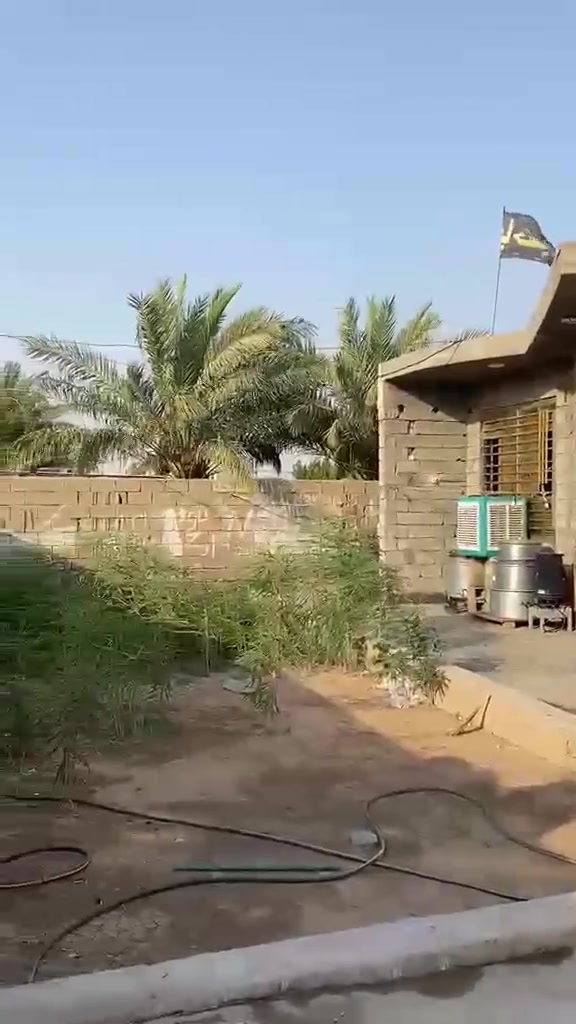 السلام عليكم دار للبيع المساحه الكليه 500متر 
البناء الصافي 250متر خير من الله موقع حلو 
الستفسار ‏‪***********‬‏
