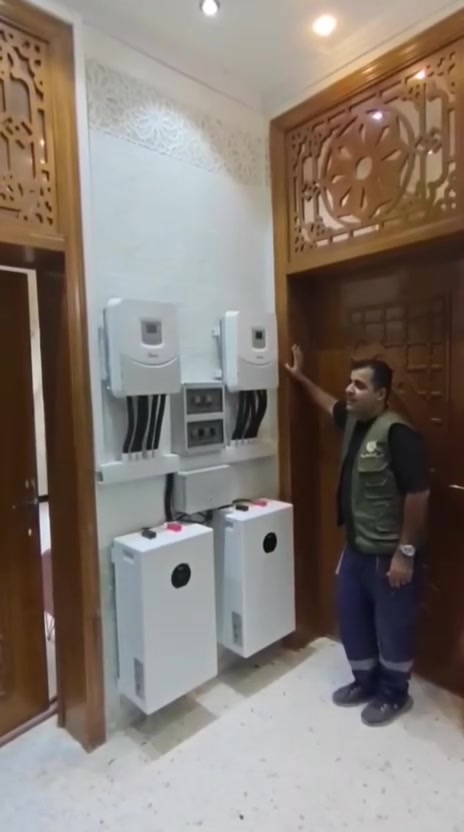 ☀️ تم بعون الله تنصيب منظومة طاقة شمسية متكاملة (30 أمبير - ليلي ونهاري) ⚡

​حرصاً على توفير كهرباء مستقرة ومستمرة على مدار الساعة، أنجزت الشركة الذهبية للطاقة الشمسية والأجهزة الكهربائية كادرها الهندسي تنصيب منظومة طاقة شمسية فائقة الجودة بنظام Deya (ديا) بقدرة 30 أمبير لتغطية الأحمال الليلية والنهارية بكفاءة عالية.

​✨ مميزات المنظومة:

​تشغيل مستمر 24/7: تغطية كاملة للحمل في النهار من الألواح مباشرة، وتأمين الساعات الليلية عبر بطاريات عالية الجودة.

​عكس عالي الكفاءة (Inverter Deya): أداء ذكي، حماية كاملة للأجهزة الكهربائية، وإدارة ممتازة للطاقة.

​توفير اقتصادي: استغناء تام عن المولدات الأهلية وضوضائها.

​ضمان وحرفية: تنفيذ وتثبيت طبقاً لأعلى معايير السلامة والجودة الهندسية.

​📞 للإستفسار وحجز المنظومات، تواصلوا معنا عبر الأرقام التالية:

📱 ***********

📱 ***********

​الشركة الذهبية للطاقة الشمسية والأجهزة الكهربائية — خيارك الأفضل لطاقة مستدامة وحياة أسهل. ⚡🌱
