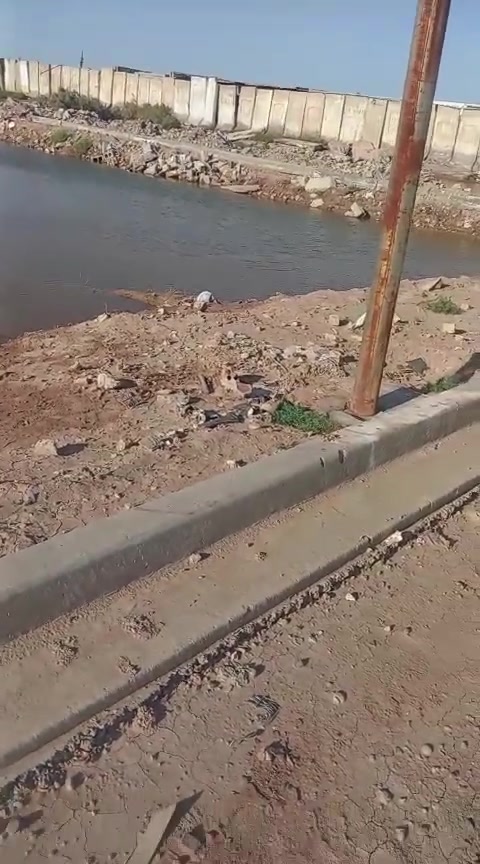 سلام عليكم قطعه البيع ١٠٠عنوانهء بوب شام قرب القوس بيهء خذمات كامله سعرهء ٣٥٠٠ 🔒وهاذه مقطع توضيح القطاع تصويره بلشته قديم ***********
