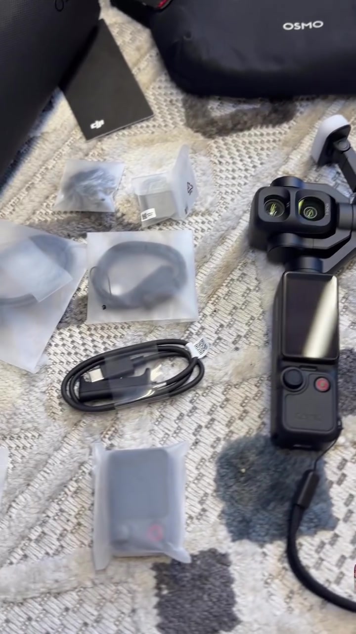 Dji غنيه عن التعريف
السعر مليون و125 قفل
فقط فتحت الباكيت
***********
