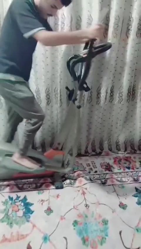 جهاز رياضي للبيع بيه كير يشتقل خفيف و ثكيل ولسعر 150 وبيه مجال 
للستفسار هاذ الرقم ‏‪***********‬‏

