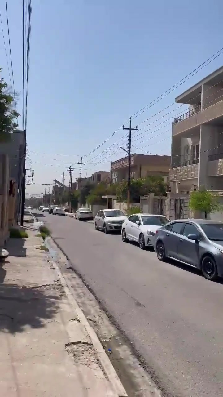 🏠🏠 داران توأم للبيع – حي الحدباء الأولى

✨ فرصة مميزة للسكن والاستثمار في موقع حيوي

📍 الموقع: حي الحدباء الأولى، قرب أسواق الجزيرة، مجاور روضة الطفل المميز.

🔑 بناء حديث – زيرو – فارغ وجاهز للتسليم

📐 مساحة كل دار: 120 م²
📏 الواجهة: 6 أمتار
🏢 طابقان ونصف
🛏️ 5 غرف نوم

🏡 تفاصيل كل دار:

🔹 الطابق الأرضي:
• غرفة نوم
• هول استقبال
• مطبخ حار وبارد
• صحيات
• كراج

🔹 الطابق الثاني:
• 3 غرف نوم
• هول
• صحيات

🔹 الطابق الثالث:
• غرفة نوم
• بيتونة

⚡ نظام دكتات وسبالت حسب ما موضح بالصور.

📞 للاستفسار والتفاصيل:
***********
***********
***********

🏢 السماك لتجارة العقارات

📌 عنوان المكتب:
الموصل – حي الصديق، بعد مرطبات البحرين، سائدين الصديق الرئيسية، مقابل مدرسة العقول المبدعة الأهلية.

🔑 بيع • شراء • تأجير • إدارة أملاك

⭐ السماك لتجارة العقارات  👉
