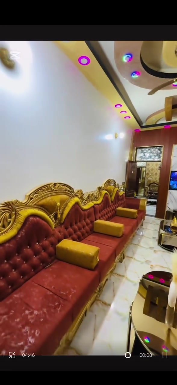 السلام عليكم من رخصة الادمن المحترم بيت للبيع طابو ملك صرف مساحه 125م واجه6.25نزال 20متر بناء حديث طابقين وبيتونه (الطابق الثاني مفصول عن الطابق الاول درج خارجي يصلح لسكن عائلتين عائله فوك وعائله جوه كل طابق مي وكهرباء معزول كل طابق  (واذا تريد ترجعه بيت واحد طابقين بس ينشال الدرج الخارجي والقطع يرجع بيت كامل طابقين (العنوان بغداد المعلمين بظهر مدرسه بيادر الخير والفارس العربي (***********السعر
