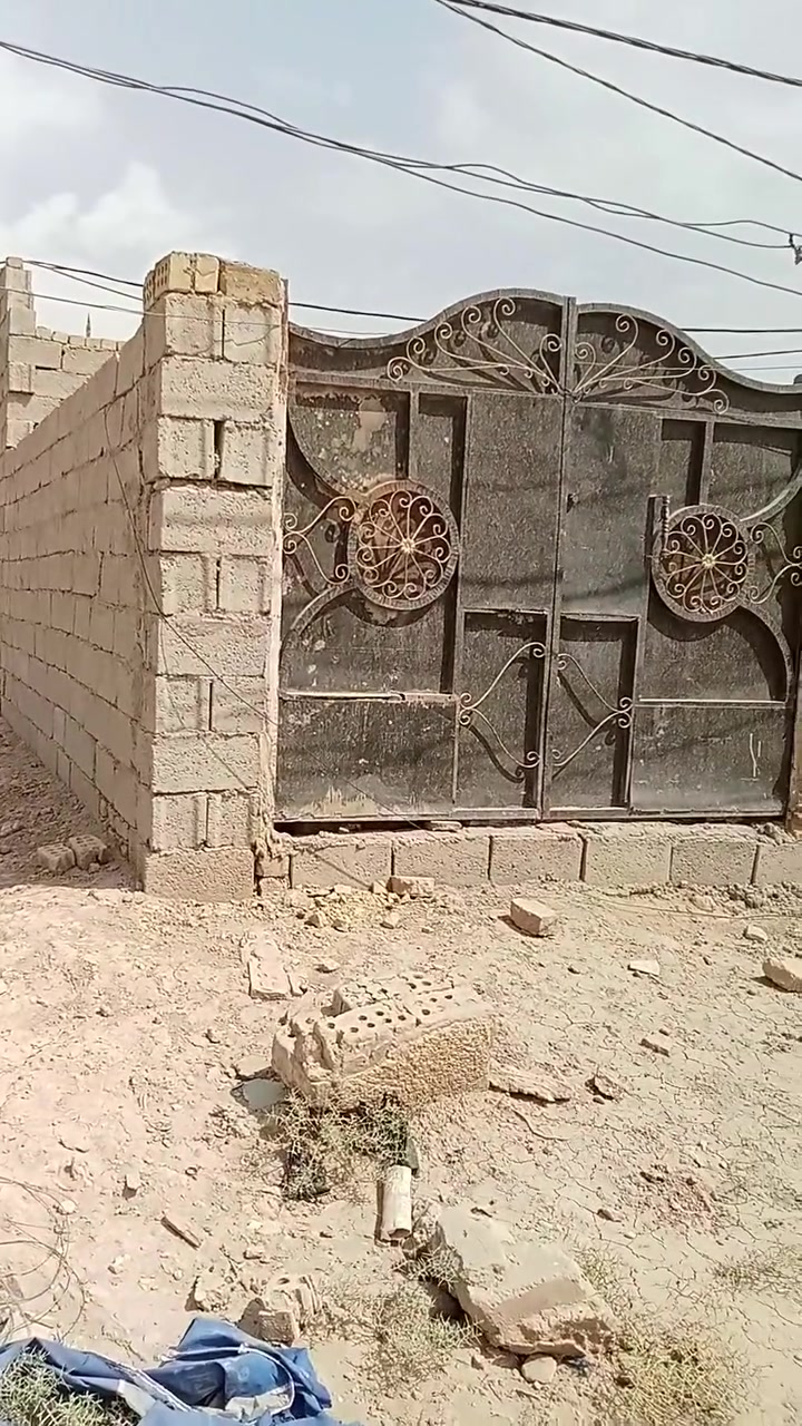عدي بيت في حي البتول مساحة 200 متر ركن ***********

