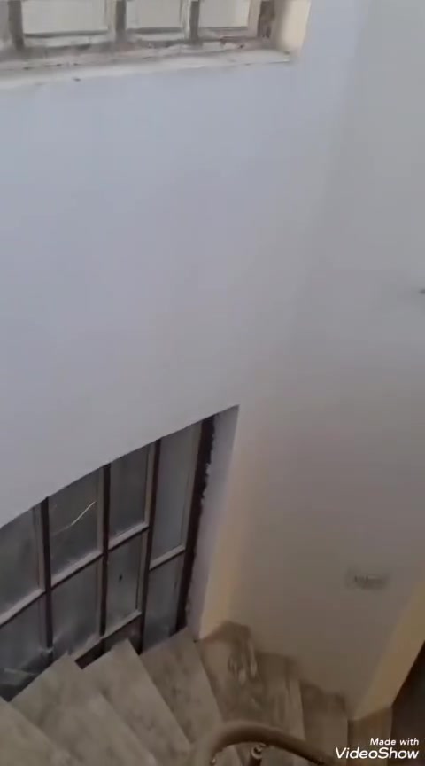السلام عليكم اخواني اخواتي الأعزاء..
دار 🏡 للايجار مساحه 100م مربع طابقين..
يحتوي على مدخلين..
✅استقبال 
✅صالة جلوس 
✅مطبخ وصحيات
✅الطابق الثاني 3 غرف نوم..
العنوان.. البلديات التراث خلف عمارة ابو اسعد..
رجاءا لايراسلني ابو مكتب ولامروجات رجاءا..
للاستفسار 📞 متوفر واتساب 🌐 وماسنجر 🌐 وخاص وبخدمتكم..***********
