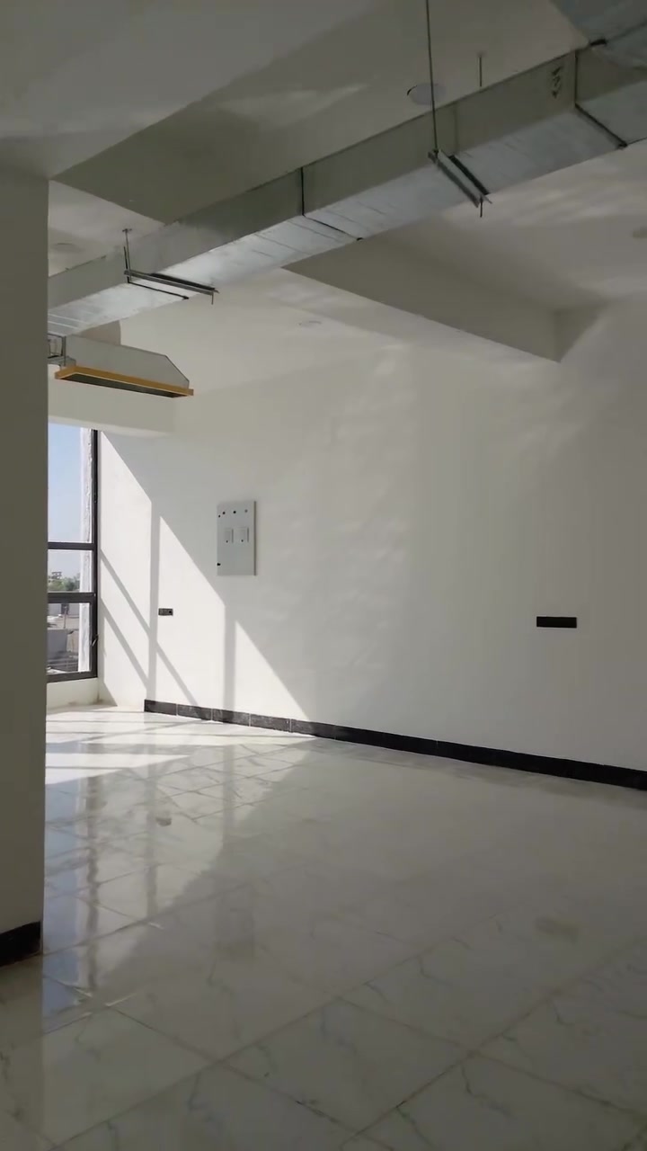 سلام عليكم عماره للبيع  تجاري مساحه 200 متر 3 طوابق عنوان كركوك حي الاسرى مقابل كوفي باريس 
***********
