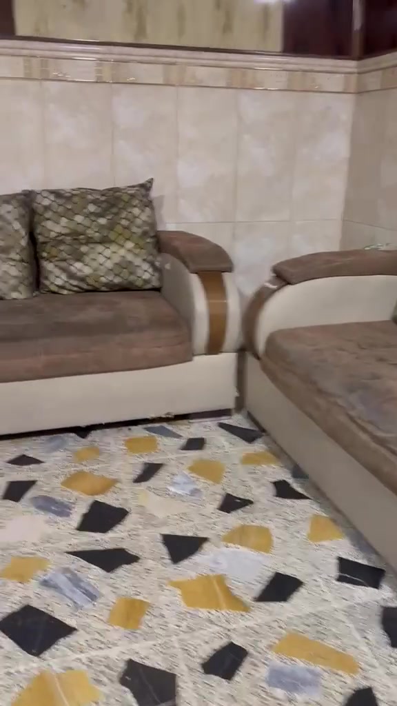 للبيع 200 الف وبيها مجال بسيط للستفسار اتصال ***********
