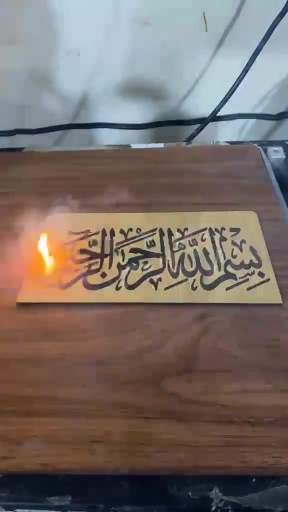 مكينة co2 galvo
تتستخدم للنقش السريع على الخشب والبلاستك والجلد والزجاج والاكرلك
قوة الليزر ١٠٠ واط 
مساحة العمل ٣٠ سم مربع 
العنوان بغداد السيدية
***********
