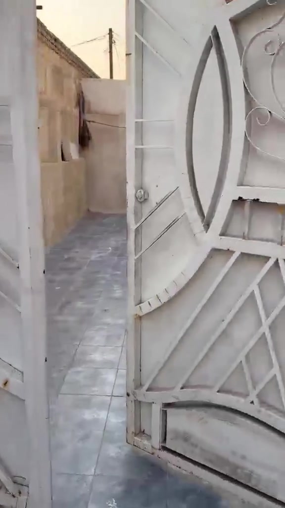 بيت للايجار غرفتين نوم وصاله ومطبخ وحمام ومنور قرب نادي السكك الشالجيه مكتب الحظاره الكبرى ***********
