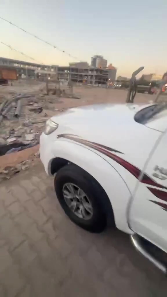 للبيــــع المستعجل 🚨
تويوتا هايلكس 2013
اللون: ابيض
الكير: اوتوماتيك 
الدفع: 4x4 دفع رباعي
الرقم: سليمانيه انكليزي سنويه صاقطه
المكان: النجف الاشرف

المواصفات:
السيارة نضيفة جدا وجاهزة للشغل
مكفولة من الحوادث والصبغ بيه بارد 
طرف بنيد مكادر اصبع مشرك بلون حمر
تبريد ثلج، 

السعر: 185 ورقة وبيها مجال 
***********
