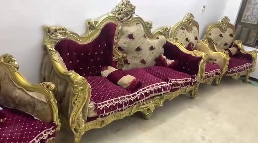 تخم مصري ١٠ مقاعد
بسعر مناسب
***********
