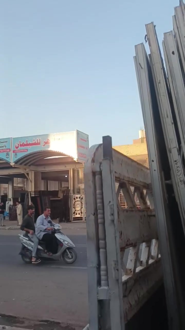 السلام عليكم وأحبت بابان  بي سي عدد تقريب 60باب 
سعر ياب 30الف بيع جمله فقط مكاني، نجف ***********
