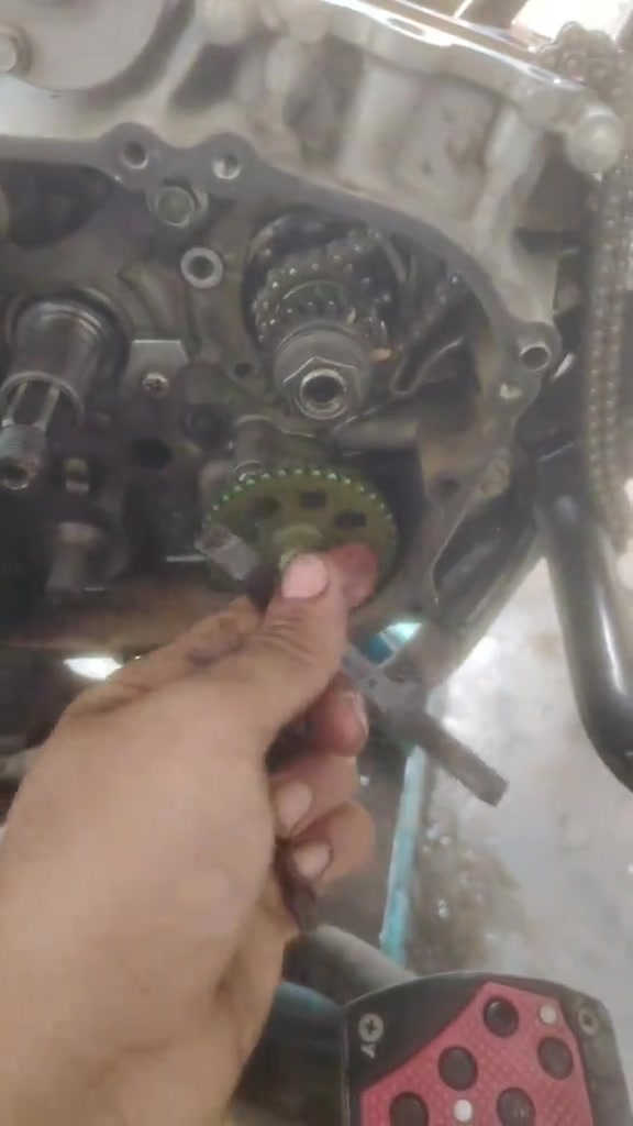 غسل وتنضيف محرك دراجه بوكسر قبل تجفيت وتسليك مجاري دهن عنوان بغداد دوره البوعيثه لتواصل *********** #تعمير_دراجات #دراجه_ناريه #تجفيت_بوكسر #دراجات_العراق #تجفيت_دراجات 
