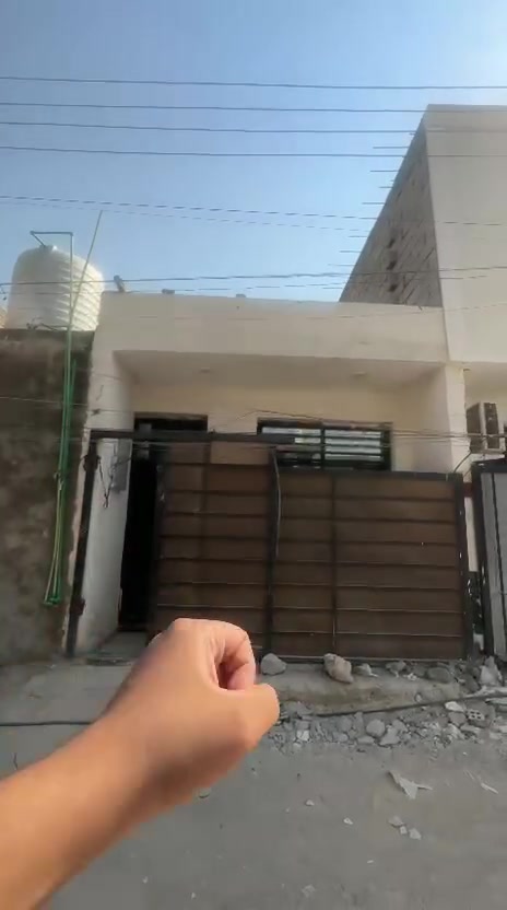 سلام عليكم بيت للبيع مساحة 60 متر
سعرة مناسب البيت يحتوي علا صالة ومطبخ وغرفة وخدمات كاملة سعرة مناسب موقعة الدوانم غرب جامع الفردوس للستفسار الاتصال علا الرقم *********** وتساب
