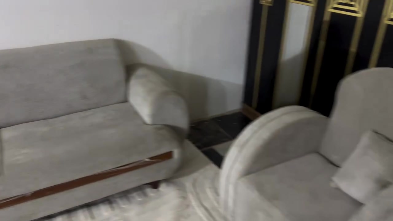 تخم باندا جديد غير مستعمل عشر مقاعد
السعر شامل التوصيل 300 ألف 
الرقم للأستفسار: ***********
