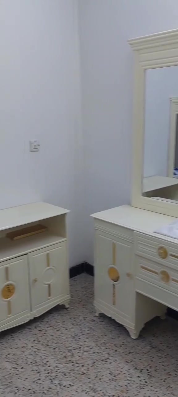 غرفة • مستعملة • الصليخ جديد