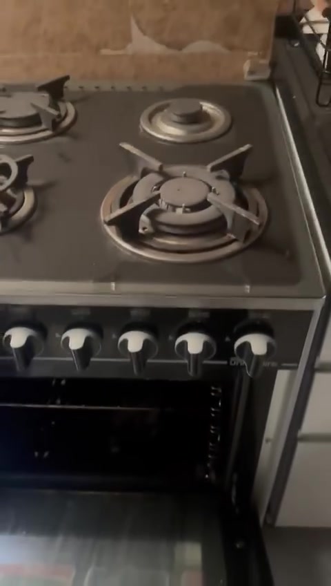 للبيع الاتصال على ***********
