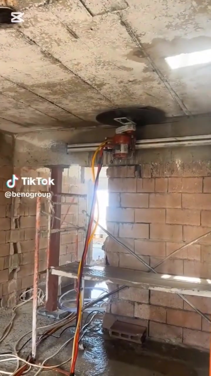 القص الصب الكونكريت بدون هتزاز 
فتحات مصاعد
فتحات دروجه.         ***********
فتحات باب
كص رباطات عامودي وافقي
كص طارمات 
كص جوينات.          نفصل بيت بل نص 
كص بيجات
