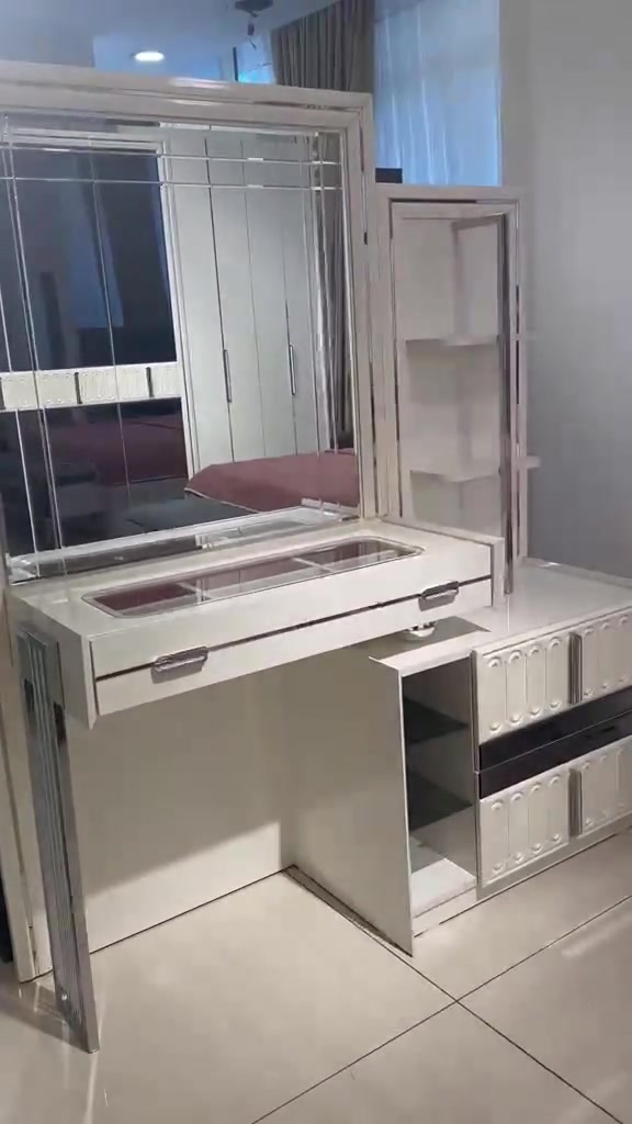 غرفة تُركية مستعملة للبيع بيها اضرار بسيطة التصوير قديم قبل الاستخدام 
حالياً مـٰا عندي تصوير جديد الها لان الغرفة مفتوحة بدون شد بسبب انتقال من بيت الى بيت لذلك دا اريد ابيعها لأن المساحة صغيرة 

للأستفسار ***********
