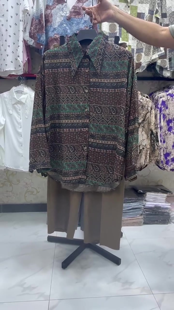 خليج دائما متميزة ويانة👗
الاناقة التي تستحقينها مع ازياء ميمي👒
سوت انيق بسعر ولا أروع 
القياس: من 44:46:48
السعر:15:000
للاستفسار :***********
يوجد توصيل داخل الكوت وجميع المحافظات 
العنوان:الكوت _الهوره_مجمع الروان-الطابق الثاني
