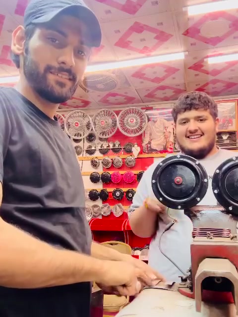 سلام عليكم هورنات للبيع سعرهاً ٢٠٠ وبيهن مجال مكاني اعظميه ***********
