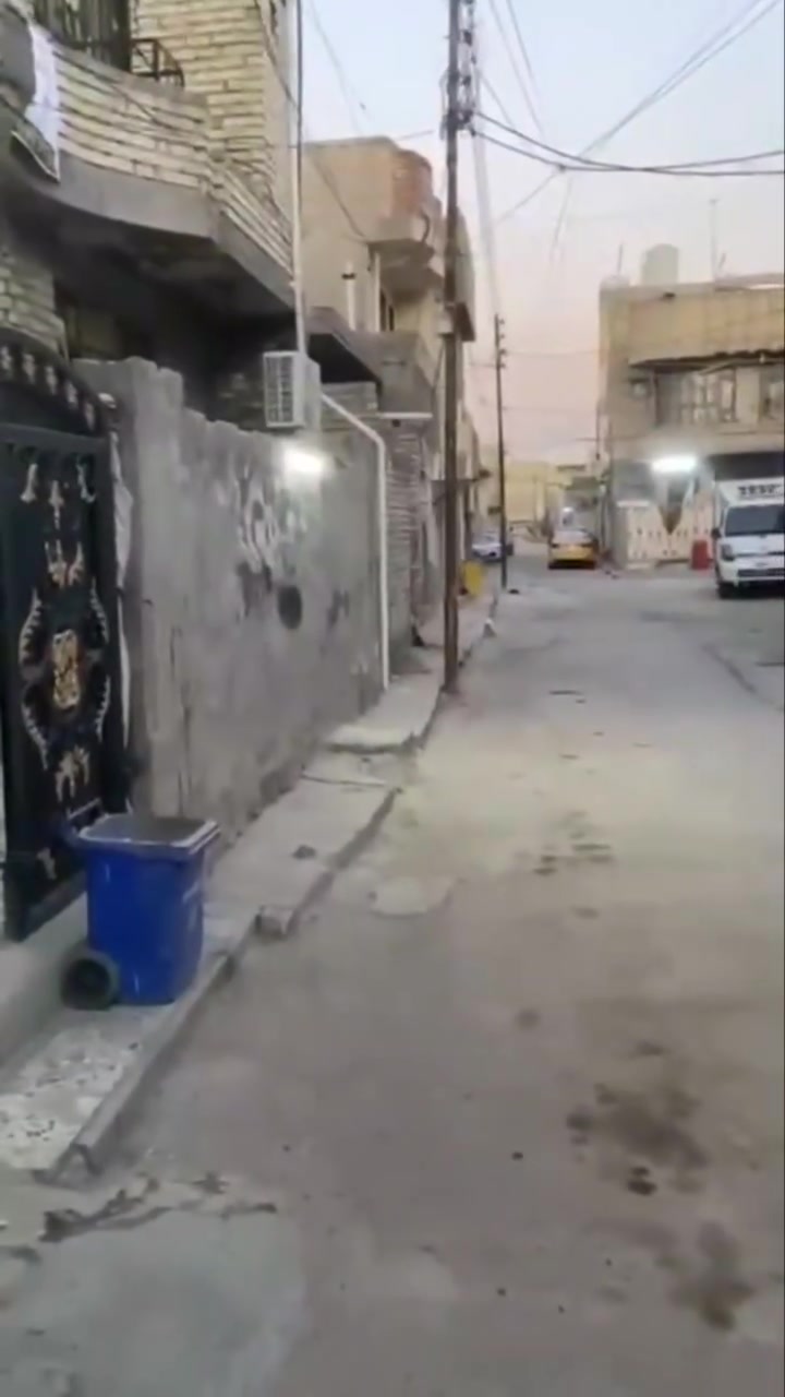 يعلن مكتب الاخوين اللعقار عن وجود دار اللبيع الامساحه 100مربعه 10x10البيت مرتب سند 25 
العنوان البلديات ضياء الحلفي الاستفسار أكثر الاتصال على رقم الاهاتف *********** أبو عبد الله 
*********** أبو جعفر متواجد وتساب او خاص
