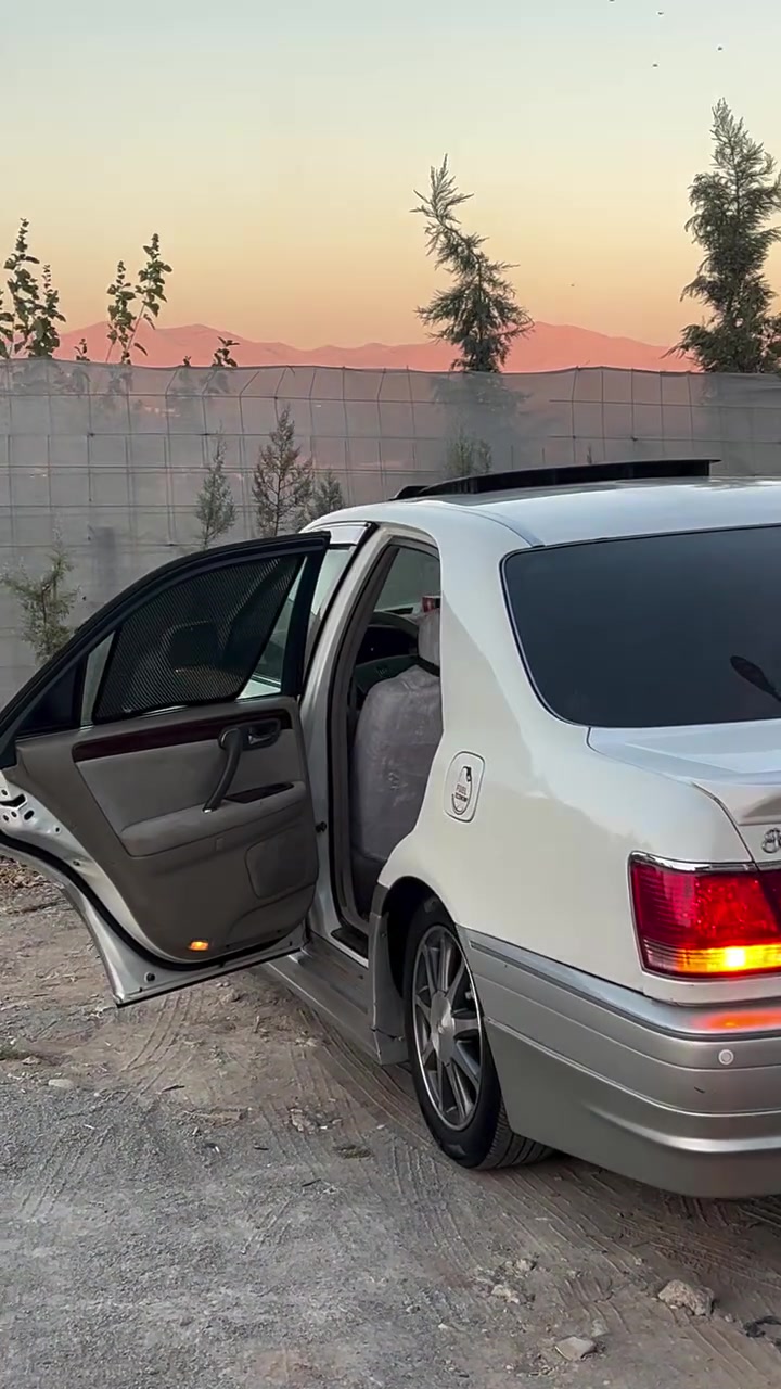 به ناوي خوا مه ليكه براوه براوه  بؤ فرؤشتن تاقانه مه كينه ١٧١ پيوست به وه سف ناكات  شوين سليماني نرخ ٤٠$ 
***********
